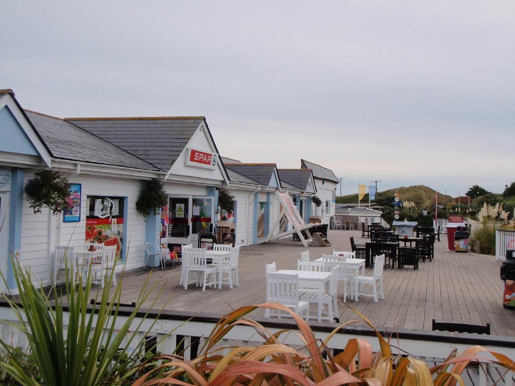 Holidays At Perran Sands Holiday Park 佩伦波斯 外观 照片