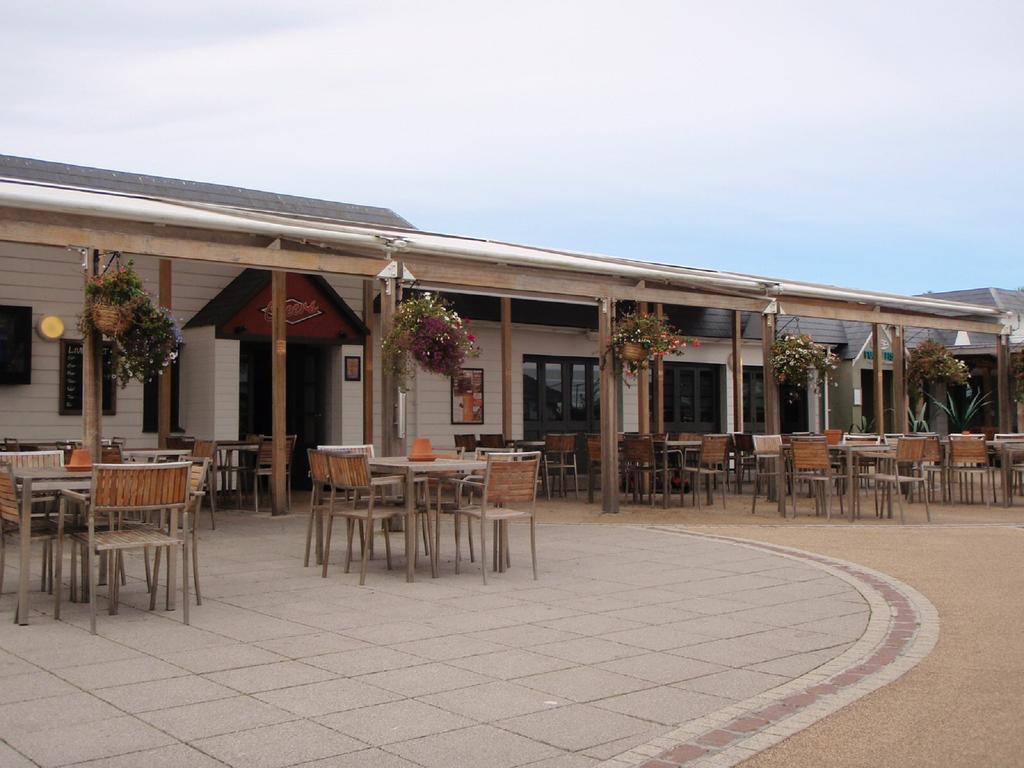 Holidays At Perran Sands Holiday Park 佩伦波斯 外观 照片